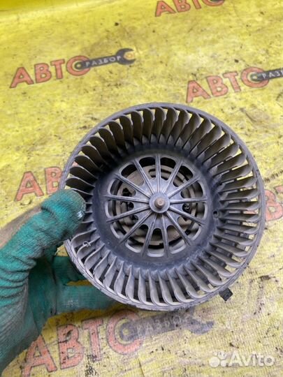 Мотор печки Opel Zafira Z18XER 2013