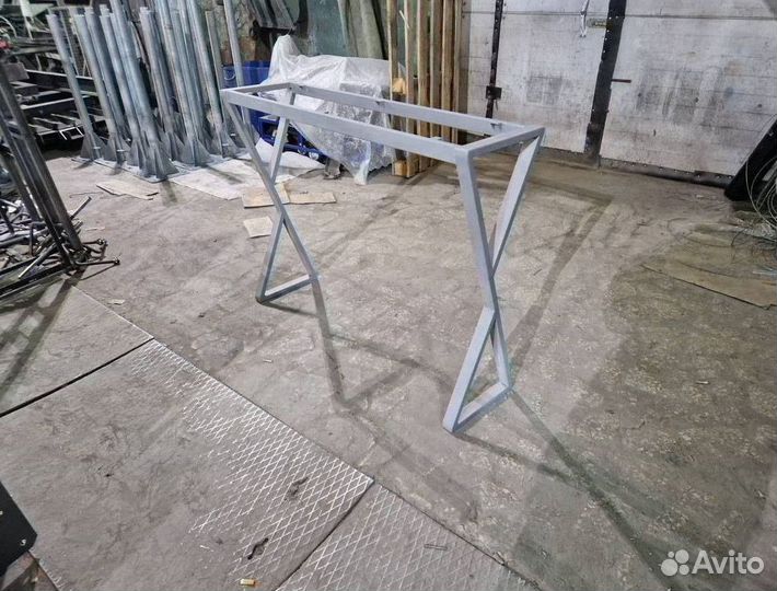 Стол в стиле лофт. Подстолья в стиле лофт