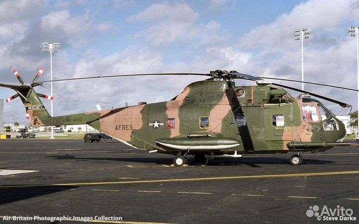 Пластиковая модель вертолёта 