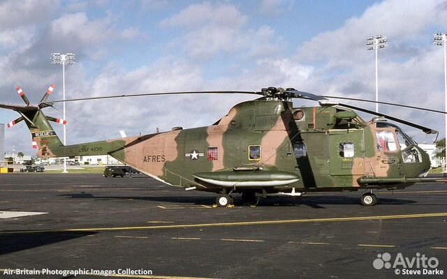 Пластиковая модель вертолёта 