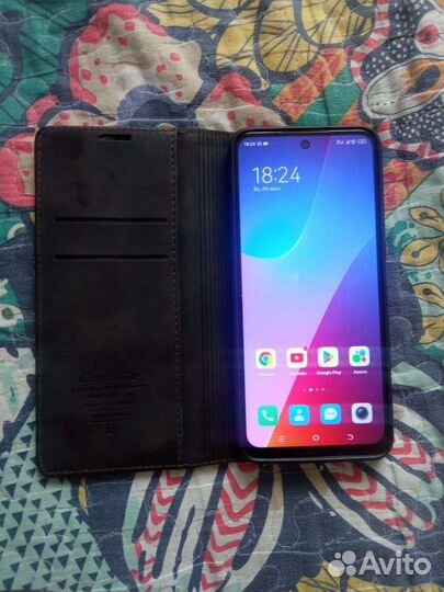 Телефон Tecno pova 4