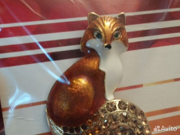 Брошки и значки с лисами