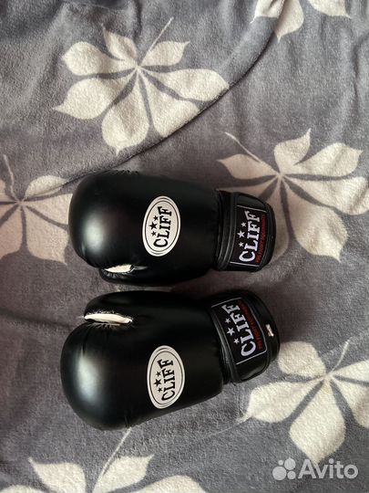 Боксерские перчатки