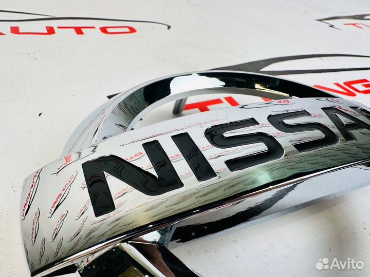 Эмблема в решетку радиатора Nissan Patrol 62 H7455