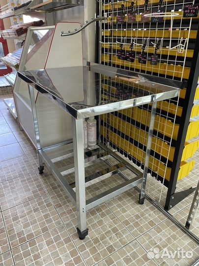 Стол из нержавеющей стали