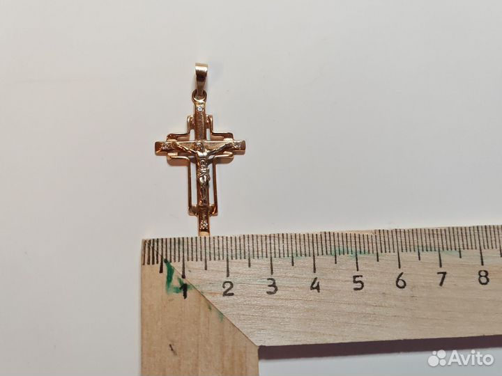 Золотой крестик с бриллиантами