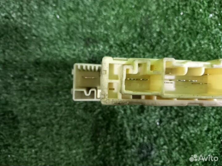 Реле toyota prius ZVW30 2zrfxe 2010