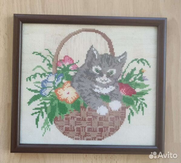 Картина вышивка крестом, готовая работа, в рамке