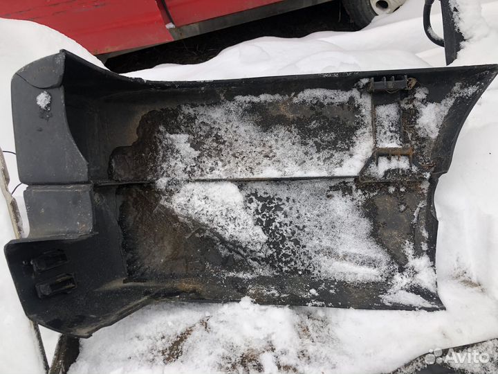 Клык боковина заднего бампера t4 701807321B 2BC