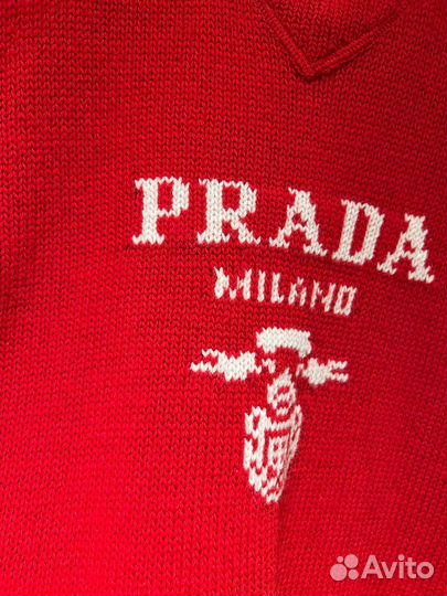 Джемпер красный Prada