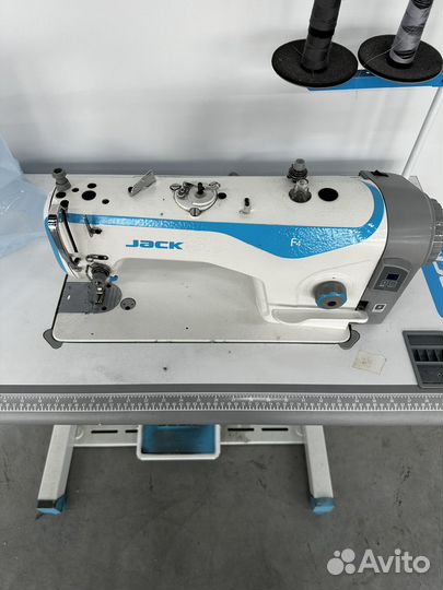 Швейная машина jack f 4
