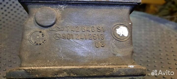 Подушка двигателя Mercedes Sprinter, VW Crafter