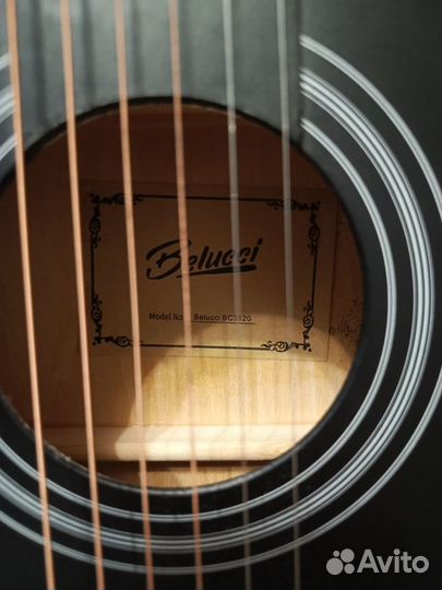 Акустическая гитара