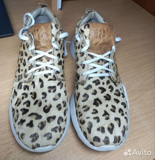 Кроссовки женские из натуральной кожи