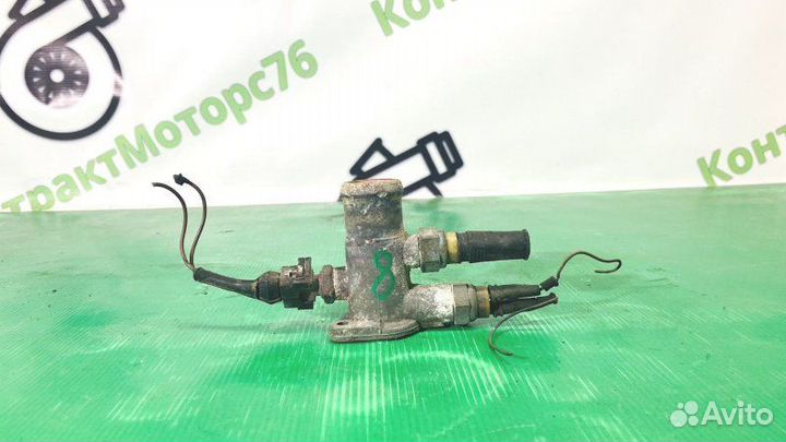 Фланец системы охлаждения Audi 80S седан 1 1989