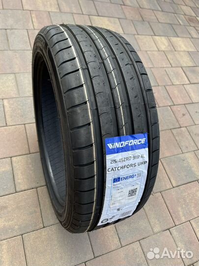 Windforce Catchfors UHP 215/45 R17 91W