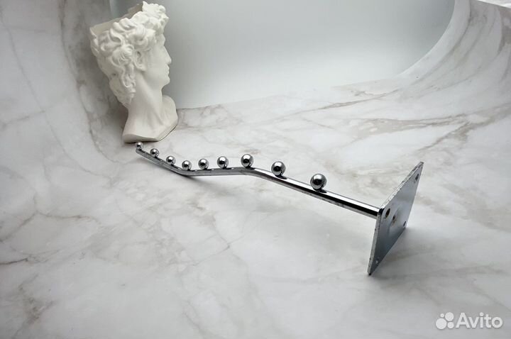 Кронштейн с креплением к стене