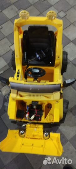 Детский автомобиль на аккумуляторе