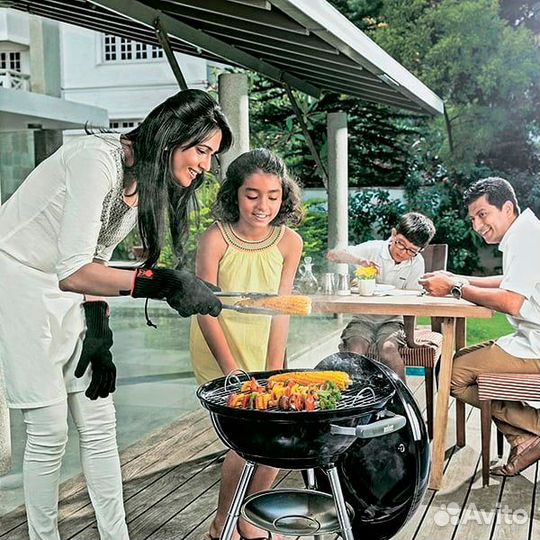 Угольный гриль Weber Compact Kettle 57 см черный