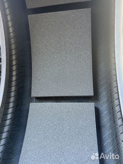 Pirelli P Zero PZ4 275/40 R21 и 315/35 R21