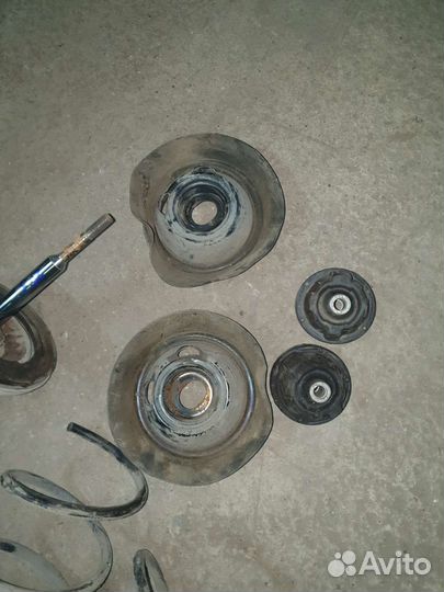 Пружина на мерседес 203