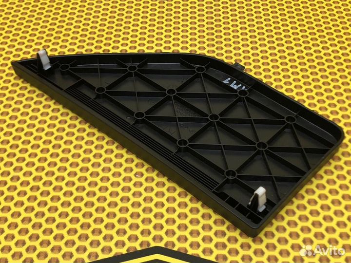 Обшивка багажника правая Kia Sorento Prime UM D4HB