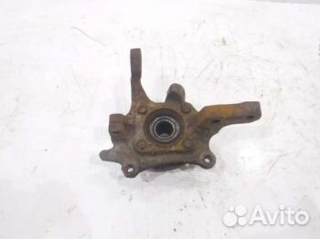 Кулак передний левый