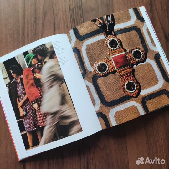 Книга Saint Laurent Rive Gauche