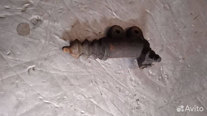 Цилиндр сцепления рабочий Mitsubishi Carisma рест