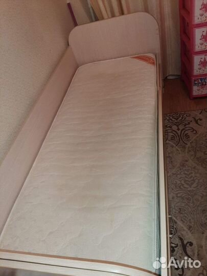 Детская кровать и ортопедический матрас