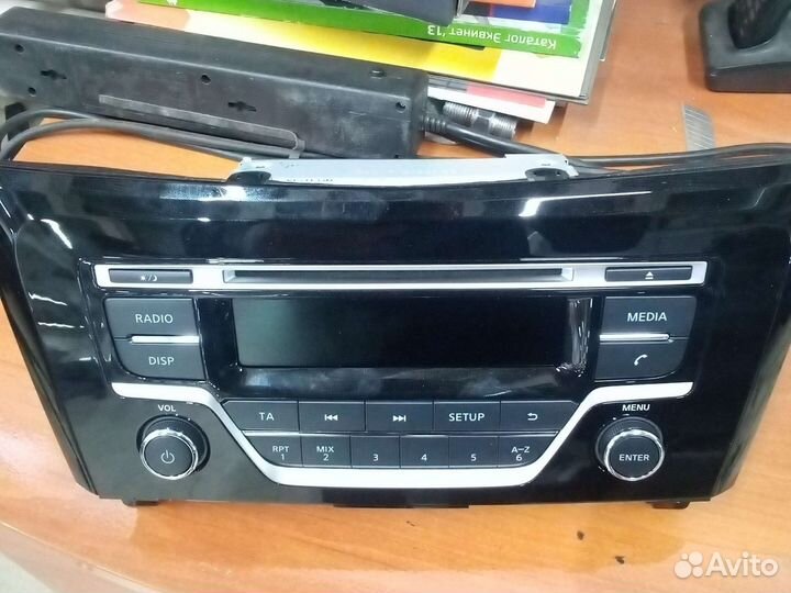Авто магнитола новая штатная на Nissan