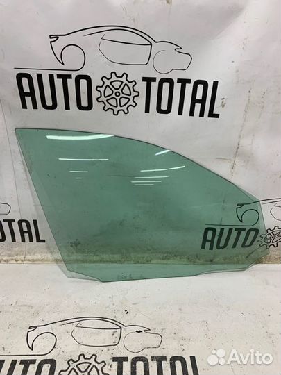 Стекло двери переднее правое Mercedes C-Class W204