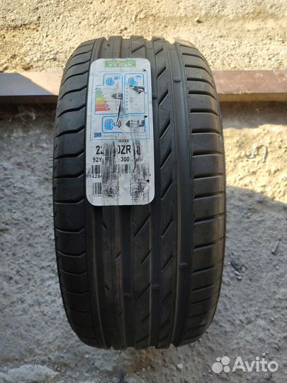 Nokian Tyres Hakka Black 225/40 R18 92Y