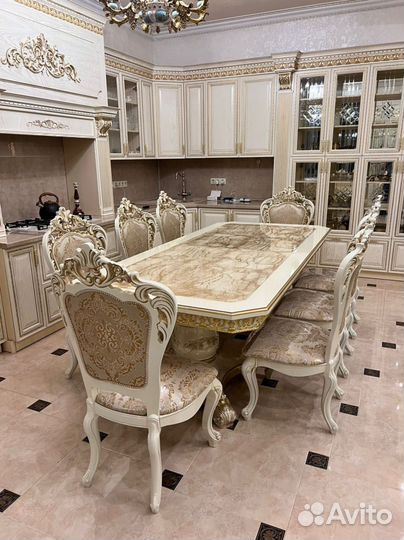 Стол в наличии