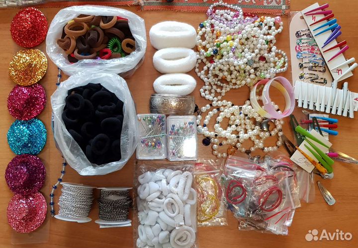 Резинки, заколки, булавки, браслеты, шляпки