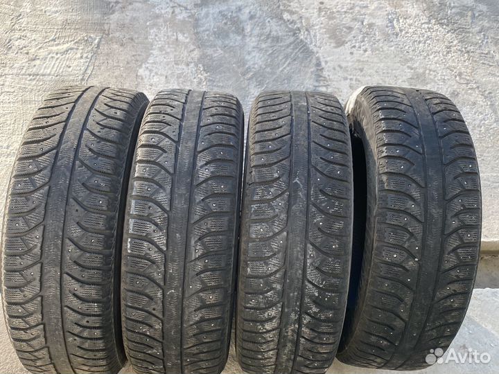 Bridgestone Ice Cruiser 7000 225/65 R17 106T