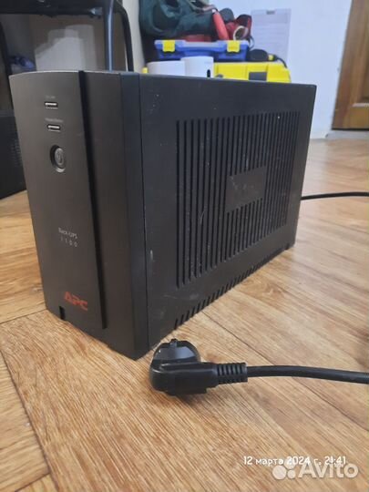 Ибп APC Back-UPS 1100