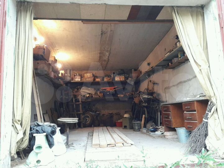 Гараж, > 30 м²