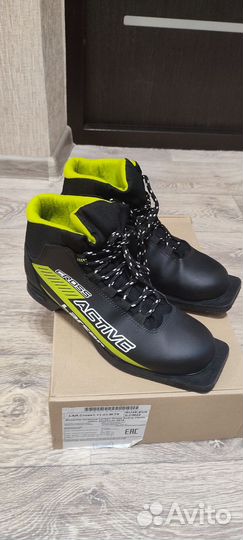 Лыжные ботинки