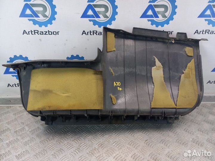 Накладка на подножку правая Mazda Bongo Friendee