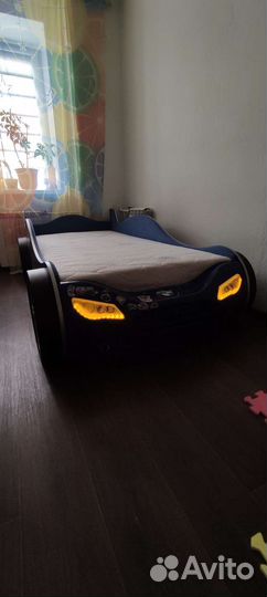 Кровать машина