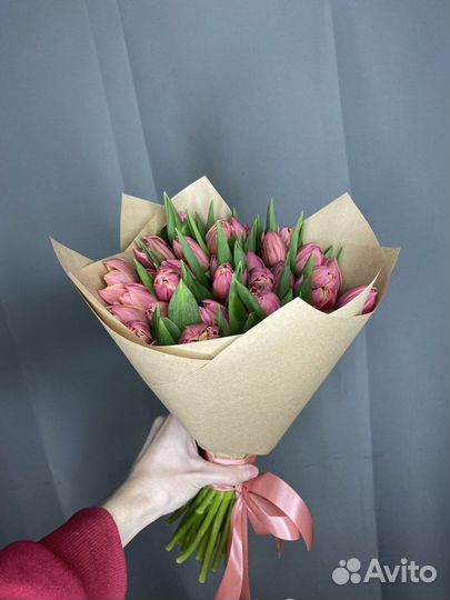 Букет из 35 розовых тюльпанов