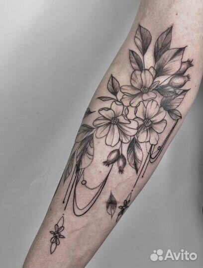 Мастер татуировки