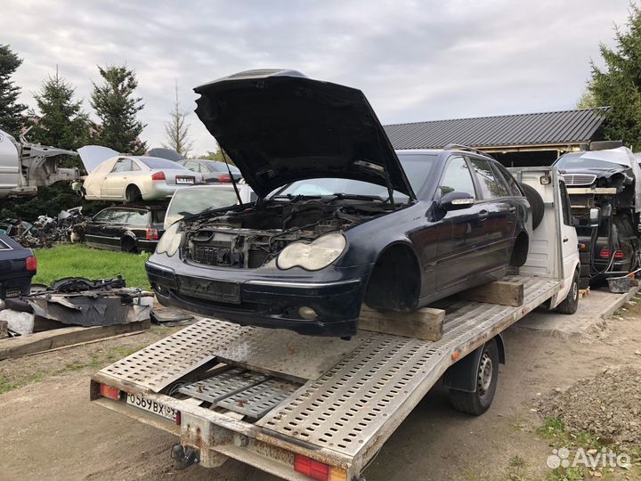 Капот на Mercedes W203 до рестайлинг