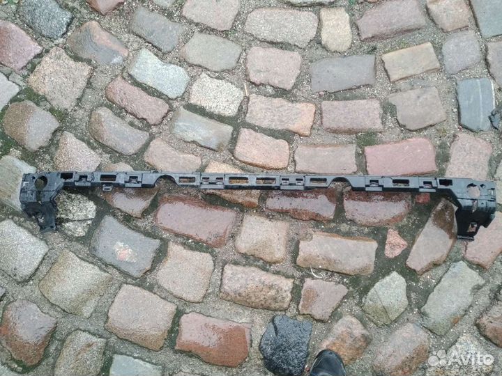 Mersedes Sprinter W907 Кронштейн заднего бампера