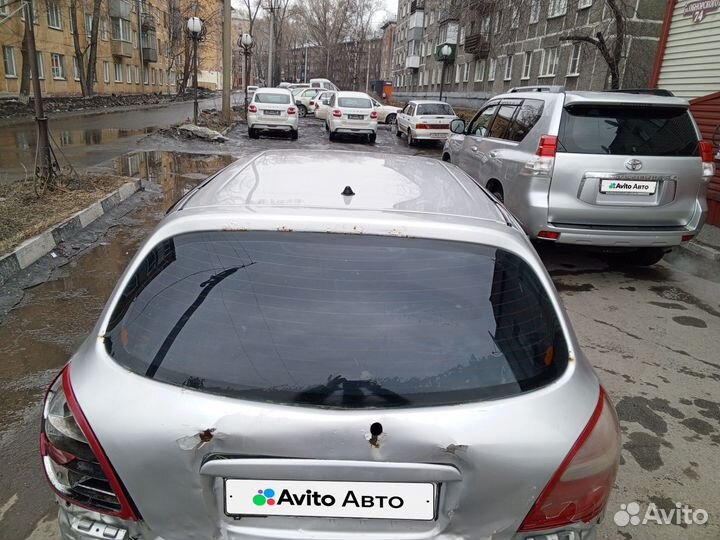 Nissan Almera 1.8 AT, 2000, битый, 300 000 км