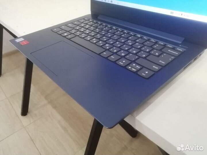 Мощный ультрабук Lenovo 14.0 i3-gen7/Radeon 535