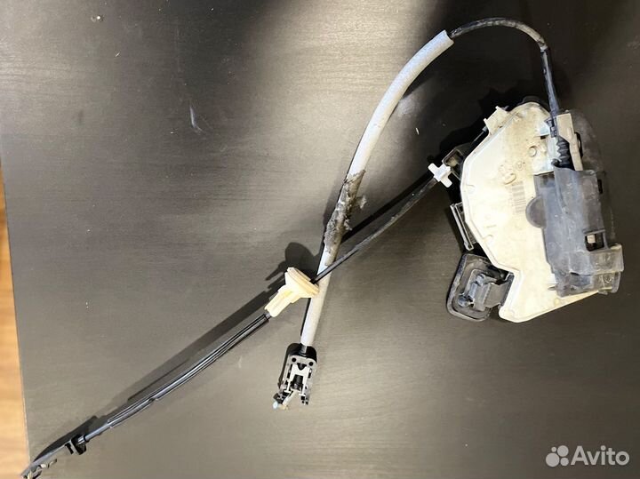 Замок двери volkswagen jetta 6