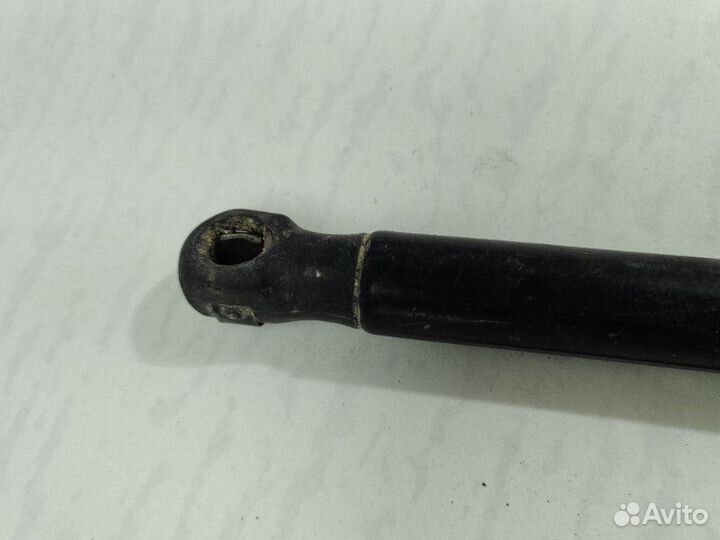 Амортизатор крышки багажника задний Opel Astra H