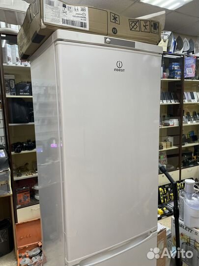 Холодильник indesit es 18 новый